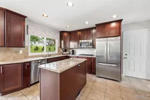 1907 Dovercliff Ct, Chesterfield, MO 63017 - Photo 15