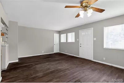 10247 Valley Drive, Saint Louis, MO 63137 - Photo 7