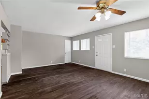 10247 Valley Dr, Saint Louis, MO 63137 - Photo 7