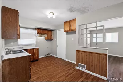 10247 Valley Drive, Saint Louis, MO 63137 - Photo 19