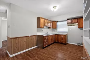 10247 Valley Dr, Saint Louis, MO 63137 - Photo 17