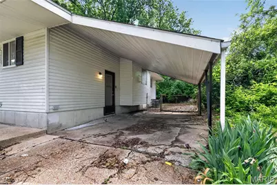 10247 Valley Drive, Saint Louis, MO 63137 - Photo 7