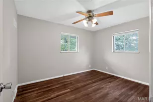 10247 Valley Dr, Saint Louis, MO 63137 - Photo 11