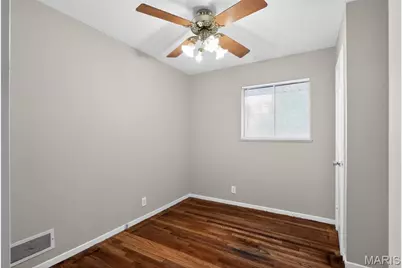 10247 Valley Drive, Saint Louis, MO 63137 - Photo 9