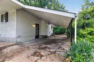 10247 Valley Dr, Saint Louis, MO 63137 - Photo 5