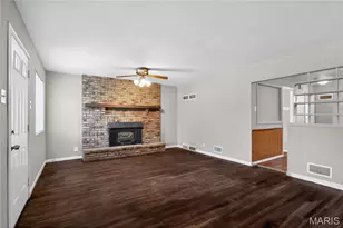 10247 Valley Dr, Saint Louis, MO 63137 - Photo 13