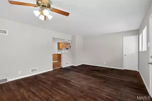 10247 Valley Dr, Saint Louis, MO 63137 - Photo 11