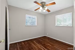 10247 Valley Dr, Saint Louis, MO 63137 - Photo 15