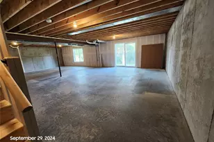 10111 Niblic Dr, Overland, MO 63114 - Photo 19
