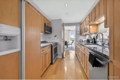 4501 Lindell Boulevard #10B, Saint Louis, MO 63108 - Photo 11