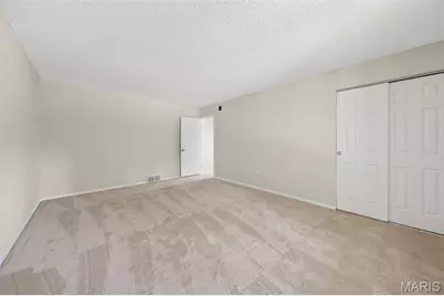 15203 Country Ridge Drive, Chesterfield, MO 63017 - Photo 27