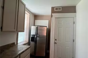 4717 Ashland Ave, Saint Louis, MO 63115 - Photo 9