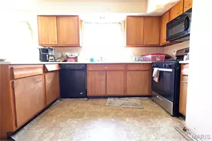 2660 Delaware Dr, Florissant, MO 63033 - Photo 11