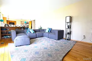 2660 Delaware Dr, Florissant, MO 63033 - Photo 5