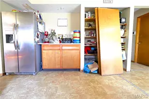2660 Delaware Dr, Florissant, MO 63033 - Photo 15