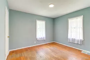 50 Oakwood Ln, Saint Louis, MO 63129 - Photo 5