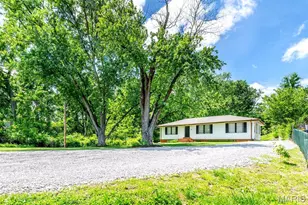 50 Oakwood Ln, Saint Louis, MO 63129 - Photo 13