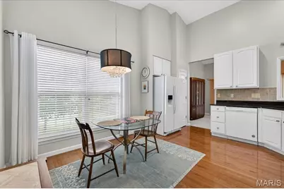 14736 Thornbird Manor Parkway, Chesterfield, MO 63017 - Photo 11