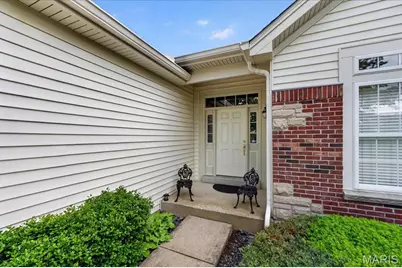 14736 Thornbird Manor Parkway, Chesterfield, MO 63017 - Photo 5