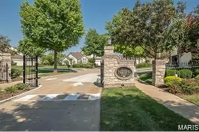 14736 Thornbird Manor Parkway, Chesterfield, MO 63017 - Photo 3