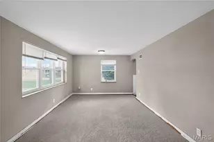 6839 Chamberlain Ct, Saint Louis, MO 63130 - Photo 7