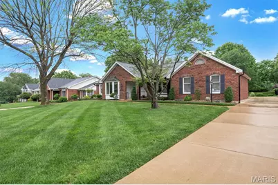 12120 Westwick Place, Saint Louis, MO 63127 - Photo 3