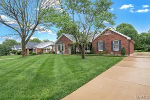 12120 Westwick Pl, Saint Louis, MO 63127 - Photo 3