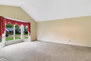 12120 Westwick Pl, Saint Louis, MO 63127 - Photo 17