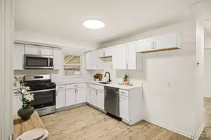 10401 Lilac Ave, Saint Louis, MO 63137 - Photo 5