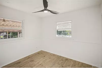 10401 Lilac Avenue, Saint Louis, MO 63137 - Photo 13