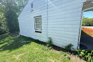 1015 Dardenne St, Saint Charles, MO 63301 - Photo 5