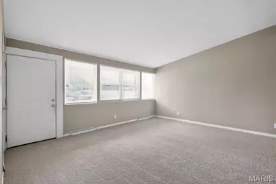 10836 Hallstead Drive, Saint Louis, MO 63136 - Photo 9