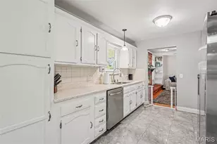 2765 Cathedral Dr, Saint Louis, MO 63129 - Photo 15