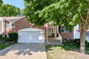 8 Hill Ridge Ct, Saint Charles, MO 63303 - Photo 1