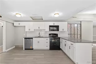 2240 Brook Dr, Florissant, MO 63033 - Photo 9
