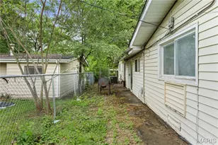 2240 Brook Dr, Florissant, MO 63033 - Photo 31