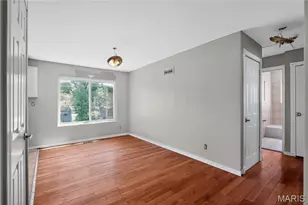 10076 Royal Dr, Saint Louis, MO 63136 - Photo 15