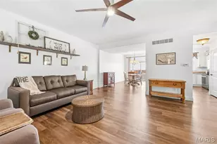 552 Queens Ct Pl, Saint Peters, MO 63376 - Photo 7