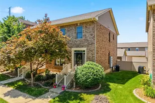 552 Queens Ct Pl, Saint Peters, MO 63376 - Photo 3