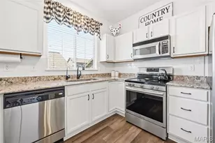 552 Queens Ct Pl, Saint Peters, MO 63376 - Photo 17