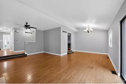 2047 Kentmore Lane, Chesterfield, MO 63017 - Photo 9