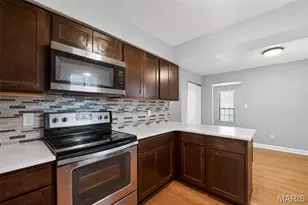 2047 Kentmore Ln, Chesterfield, MO 63017 - Photo 17