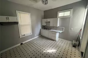 2027 Destrehan St, Saint Louis, MO 63107 - Photo 5