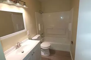 6670 Chesapeake Dr, Florissant, MO 63033 - Photo 11
