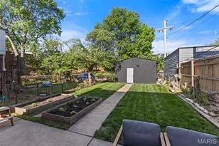 1047 S Taylor Ave, Saint Louis, MO 63110 - Photo 33