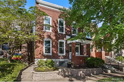1047 S Taylor Avenue, Saint Louis, MO 63110 - Photo 1