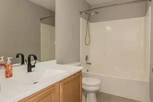 404 Pearl Creek Dr, Wentzville, MO 63385 - Photo 25