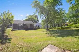 10305 Galloway Dr, Saint Louis, MO 63137 - Photo 25