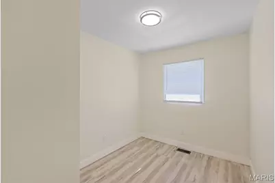 10305 Galloway Drive, Saint Louis, MO 63137 - Photo 13