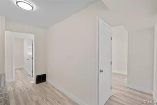 10305 Galloway Dr, Saint Louis, MO 63137 - Photo 11